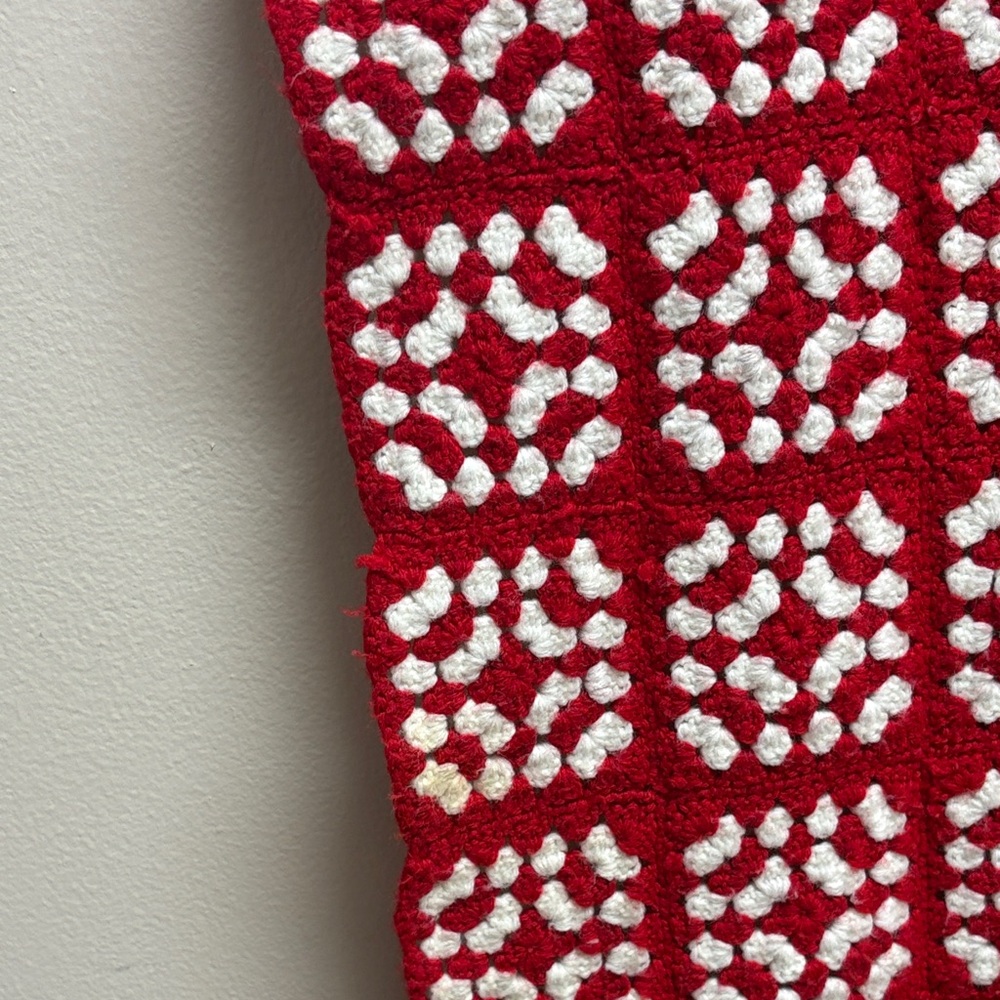 Crochet Handmade Afghan Throw Blanket Red and White Granny Square Patterned - Picture 4 of 6